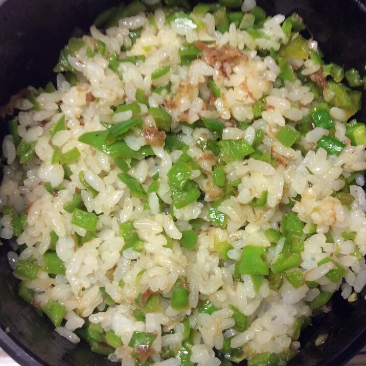 ピーマンと鰹節醤油の混ぜごはん